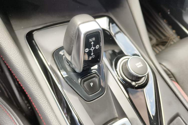 Used Lynk & Co 03 2018 1.5TD DCT JingPro Edition China V Standard Gear Lever