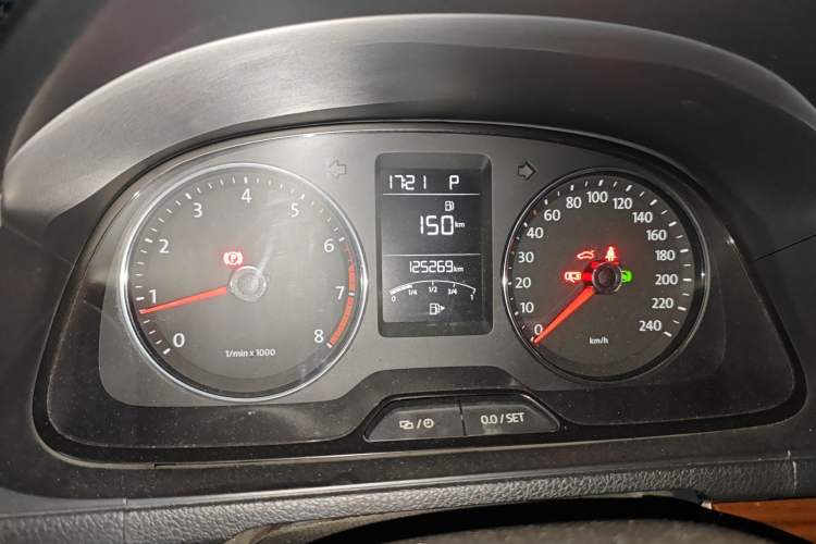 Used Volkswagen Lavida 2013 Restyled Classic 1.6L Automatic Comfort Edition Odometer Close Up