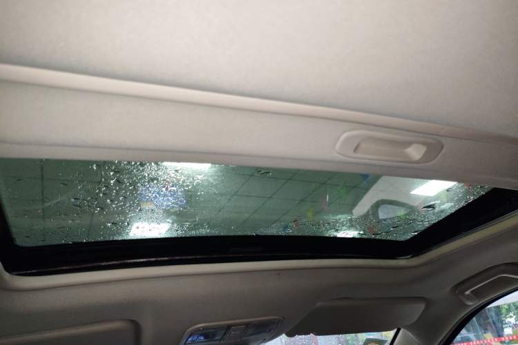 Used Dongfeng Fengon S560 2019 1.8L CVT Elite Model Headliner