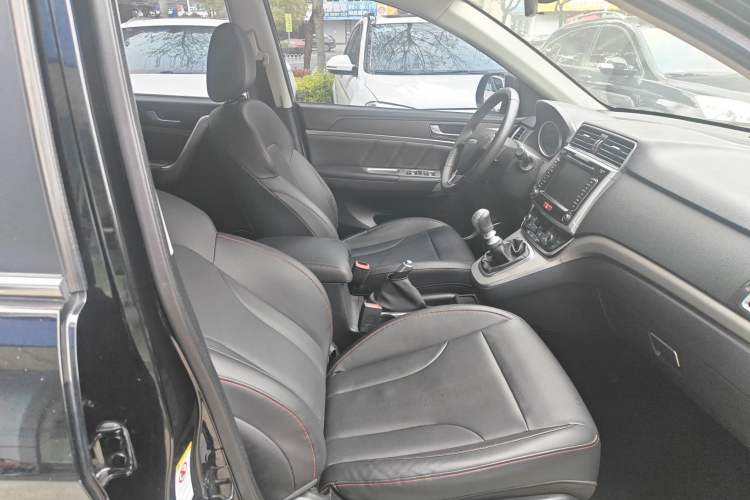 Used Haval M6 2018 1.5T Manual Two-Wheel Drive Elite Model Right Front Seat