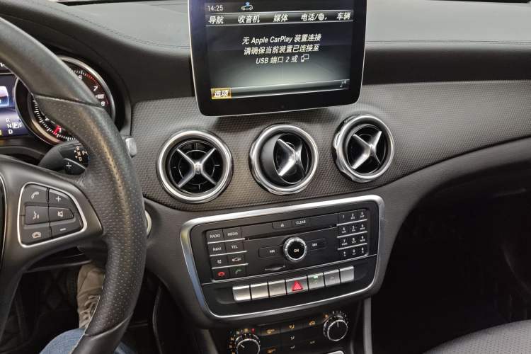 Used Mercedes-Benz GLA 2017 GLA 200 Fashion Model Audio And AC Panel
