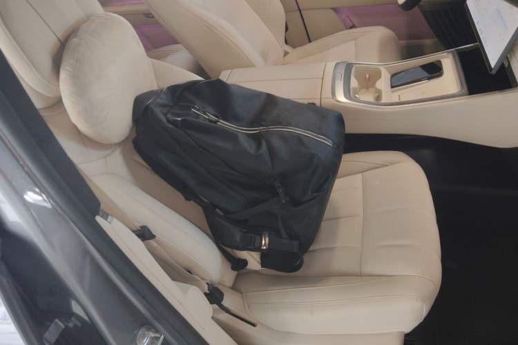 Used ONVO Luxeed L90 2025 Model—Max Six-Seater Version Right Front Seat