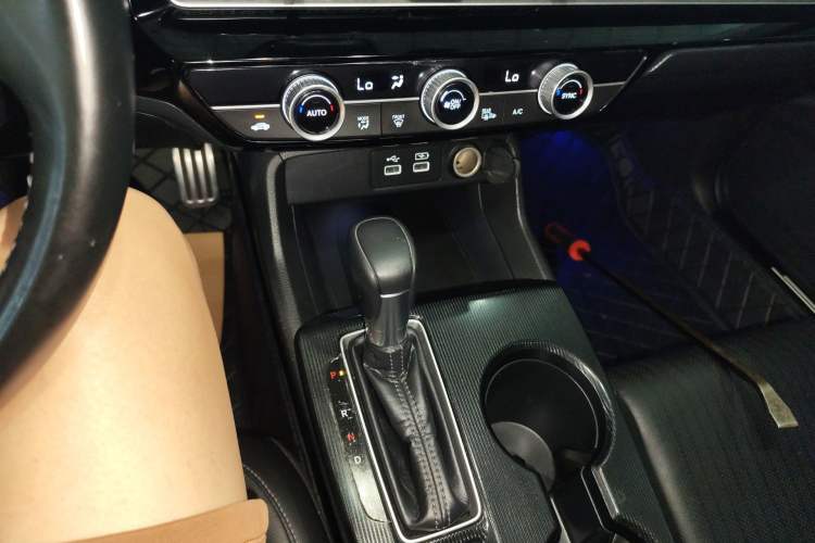 Used Honda Integra 2022 240TURBO CVT Phantom Night Luxury Edition Gear Lever