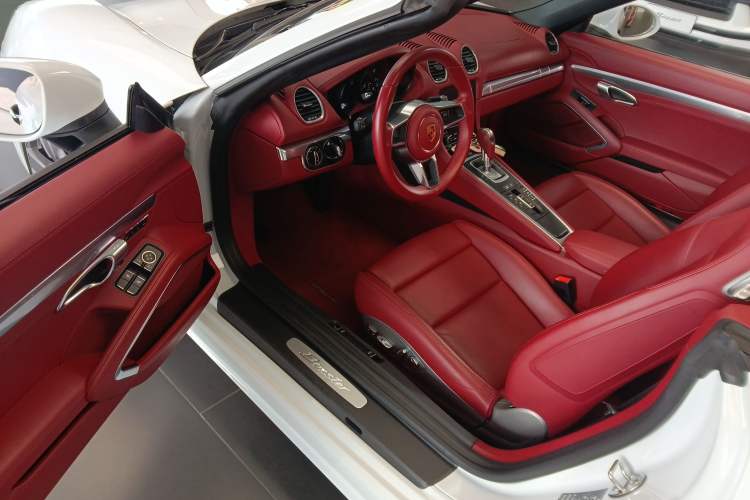 Used Porsche 718 2022 Boxster 2.0T Driver Seat