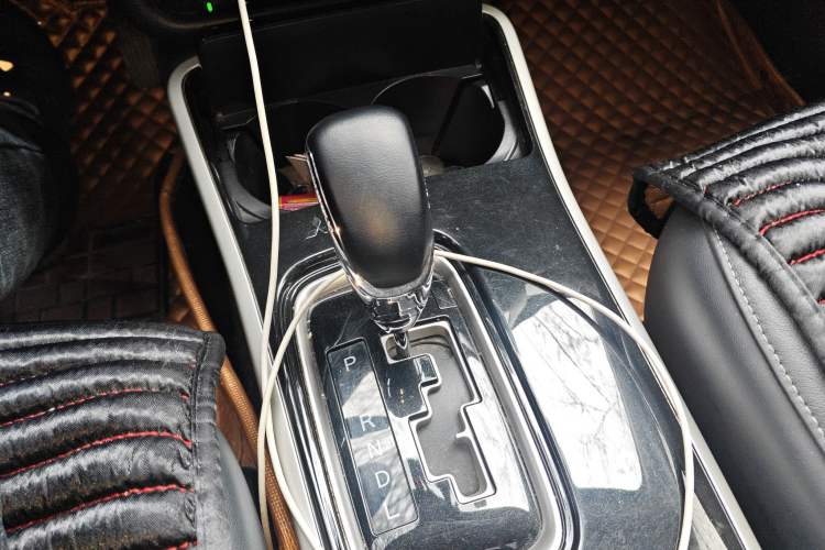 Used Mitsubishi Outlander 2019 2.4L 4x4 Zhi Xiang Edition 5 Seats China VI Standard
