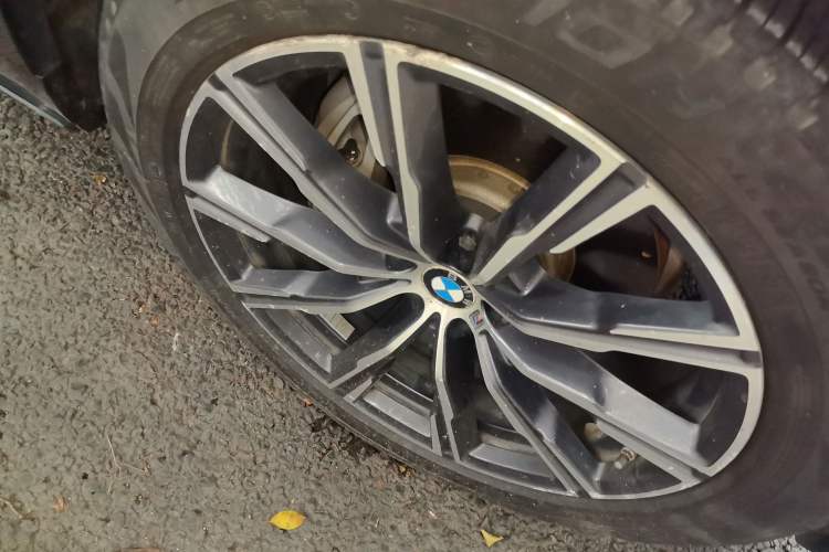 Used BMW X5 2019 xDrive40i M Sport Package Right Front Wheel Hub