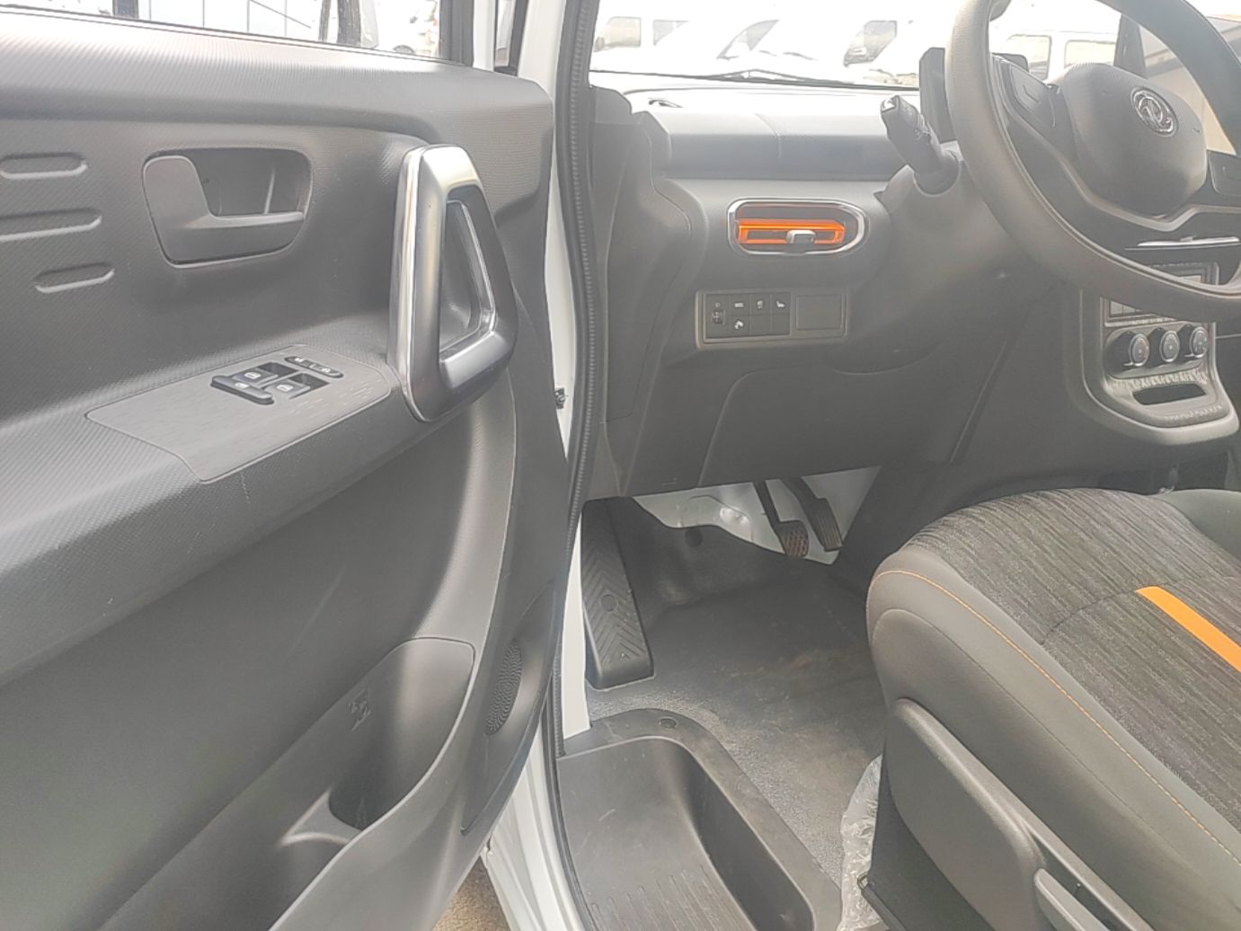 Dongfeng Furetong 2026 V8E Passenger Edition, Comfort Type, Fudi, 50.48 kWh — снимка 18