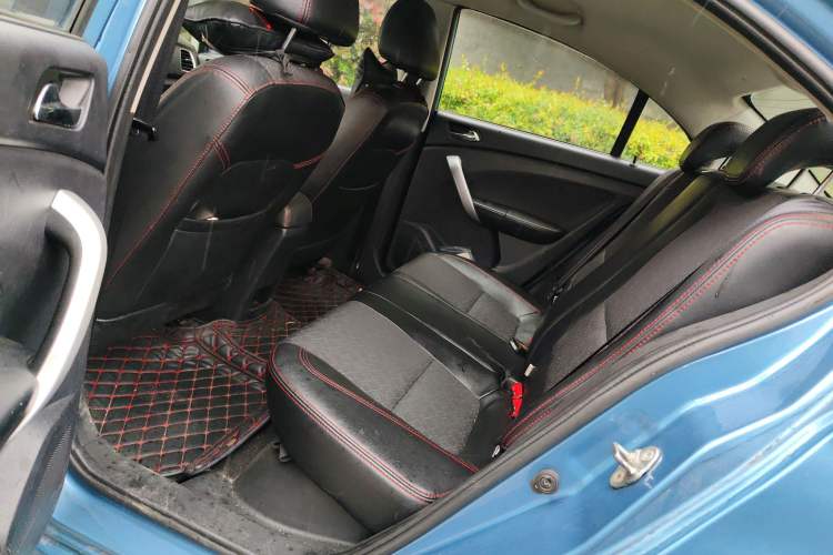 Used Cowin C3 2015 1.5L Manual Gold Diamond Edition
