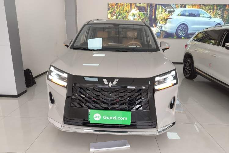 Used Wuling Wuling Starlight 730 2025 Model Plug-in Hybrid 125km Luxury Edition