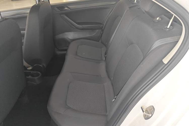 Used Volkswagen Jetta 2017 1.4L Manual Fashion Edition
