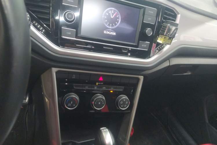 Used Volkswagen T-ROC 2019 230TSI DSG Two-Wheel-Drive Advanced Version China VI Standard Audio And AC Panel