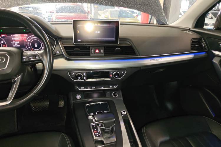 Used Audi Q5L 2020 40 TFSI Prestige Fashion Edition Audio And AC Panel
