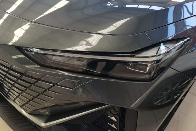 Used CHANGAN UNI-V 2023 1.5T Prestige Model Left Front Headlight
