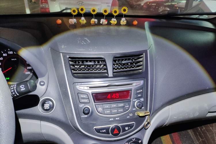 Used Hyundai Verna (older generation) 2016 1.4L Automatic Leading-Edge GLX