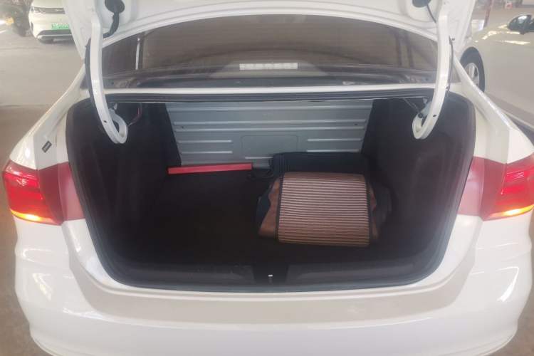 Used Volkswagen Santana 2016 1.6L Manual Fashion Edition