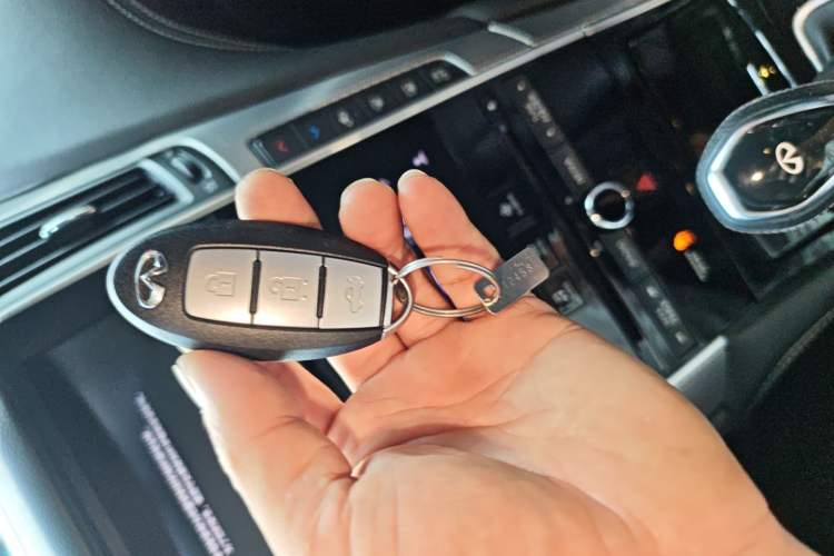 Used Infiniti Q50L 2018 2.0T Enjoyment Version China VI Standard
