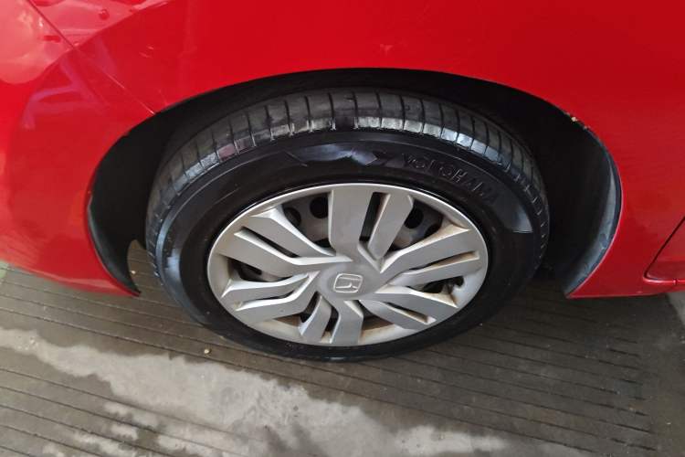 Used Honda Fit 2016 1.5L LX CVT Comfort Model Left Front Wheel Hub