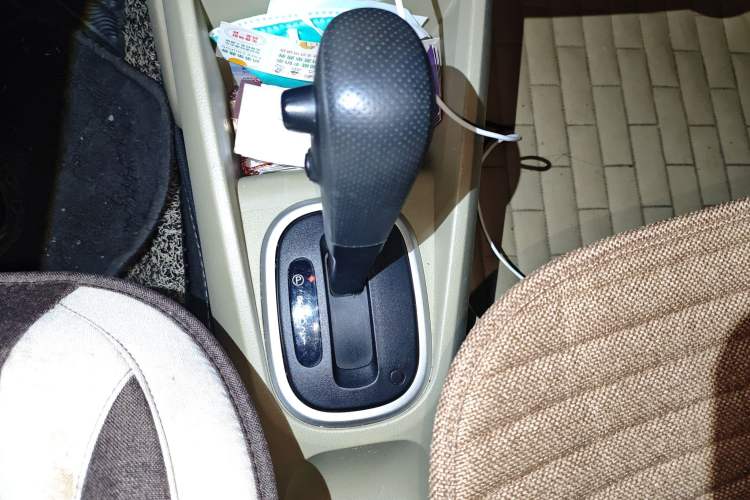 Used Venucia R50 2013 1.6L Automatic Fashion Edition