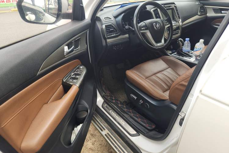 Used CHANGAN CS95 2017 2.0T Two-Wheel Drive Zhitu Edition
