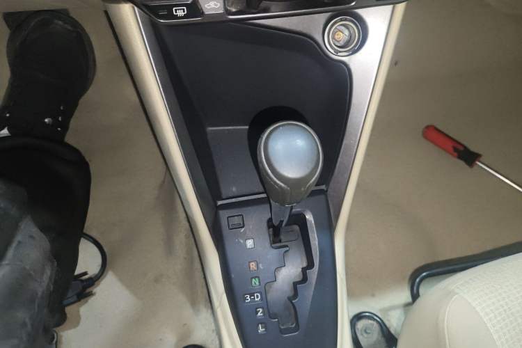 Used Toyota YARiS L Zhi Xuan 2015 1.5E Automatic Charm Edition