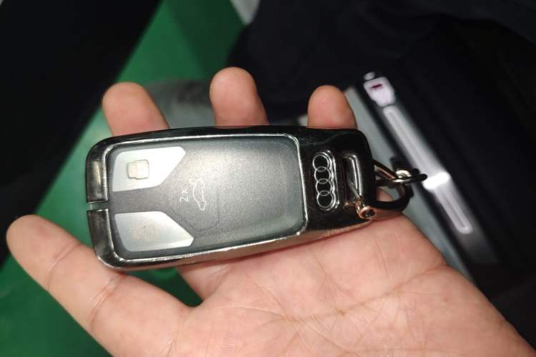 Used Audi A4L 2024 40 TFSI Fashion Dynamic Model Vehicle Key