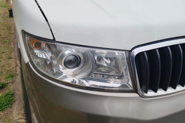 Used Jinbei New Hiace X30L 2021 1.5L Wealth Van Non-Air-Conditioned Version China VI Standard SWC15M Right Front Headlight