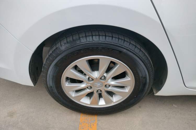 Used Hyundai Celesta 2018 1.6L Automatic GL Enjoyment Edition China VI compliant Exterior 5