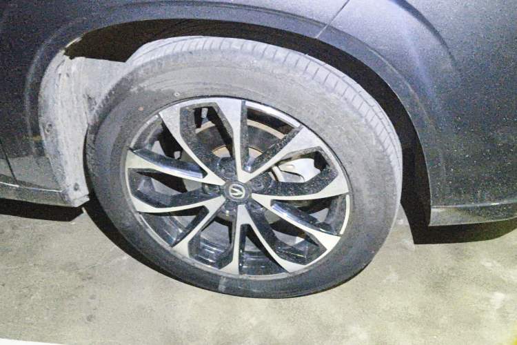 Used CHANGAN UNI-Z New Energy 2024 Blue Whale Smart Electric iDD 125km Beyond Edition Right Front Wheel Hub