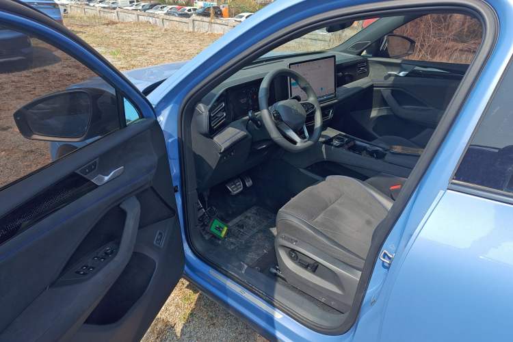 Used Volkswagen Tiguan L 2024 PRO 380TSI Four-Wheel Drive R-Line Prestige Edition
