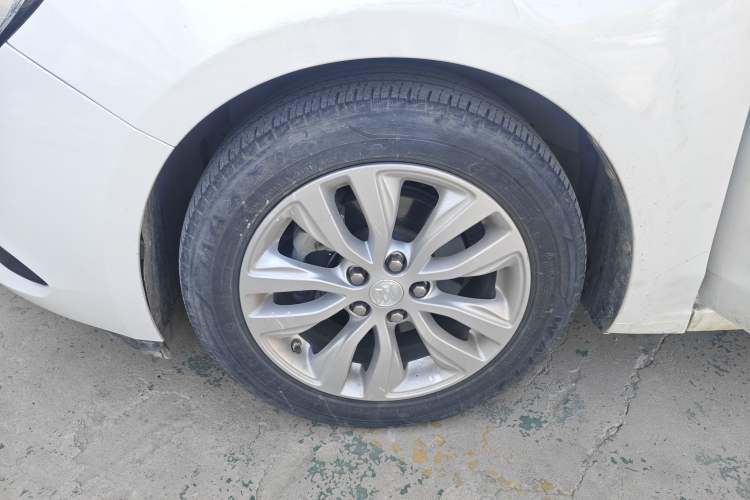 Used Buick GT 2021 Revised Version Flagship 1.5L Automatic Elite Edition Left Front Wheel Hub