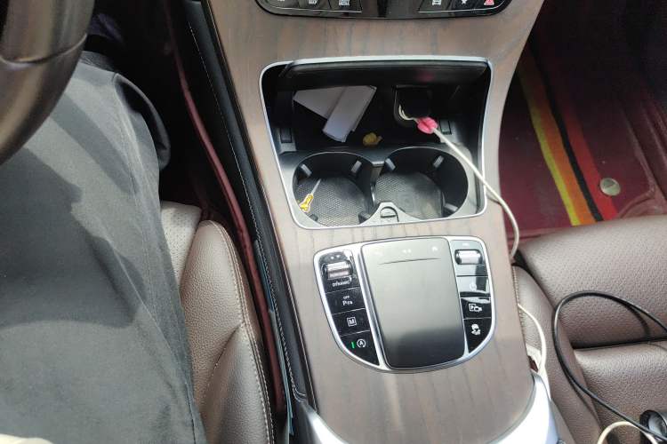 Used Mercedes-Benz GLC 2020 Facelift GLC 260 L 4MATIC Luxury Edition
