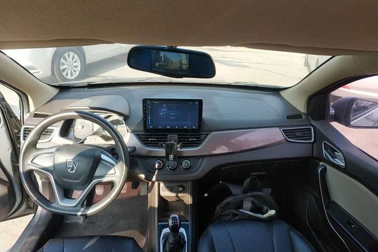 Used Baojun 310W 2017 1.5L Manual Comfort Version China VI Emission Standard
