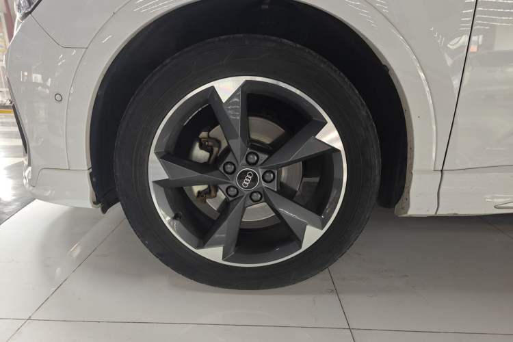 Used Audi Q3 2022 35 TFSI Fashion Dynamic Model Exterior 4