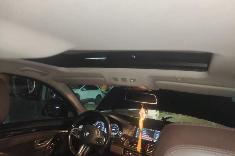 Used BMW 5 Series 2017 525Li Luxury Design Package Headliner