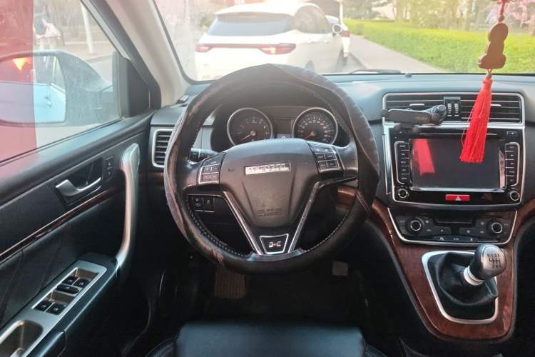 Used Haval H6 2015 Revised Version Sport Edition 1.5T Manual Transmission Two-Wheel Drive Elite Grade Steering Wheel
