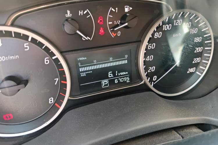 Used Nissan Sylphy 2019 Classic 1.6XL CVT Luxury Edition Odometer Close Up