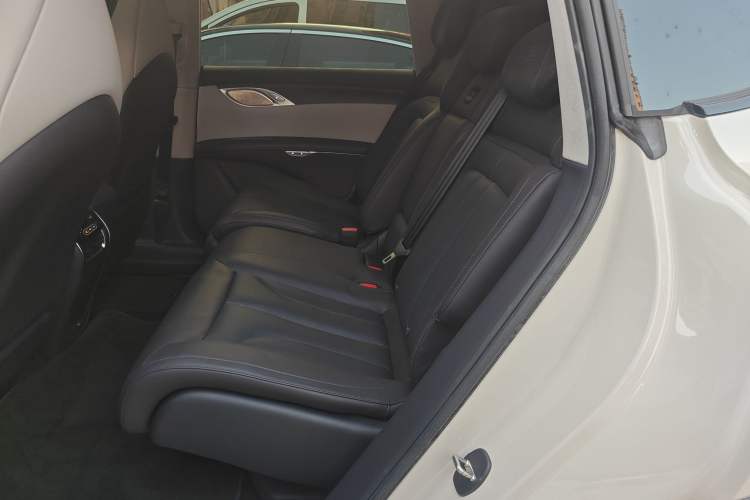 Used IM LS7 2023 100kWh Lux All-Wheel-Drive Version