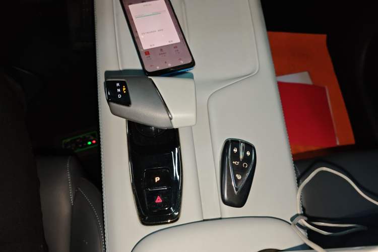 Used Changan UNI-Z New Energy 2024 Blue Whale Smart Electric iDD 125km Excellence Model