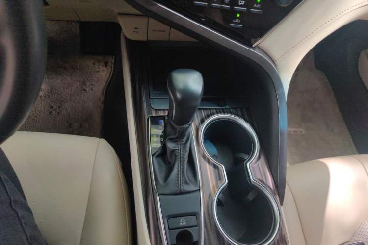 Used Toyota Camry 2019 Revised Version 2.0G Luxury Edition
