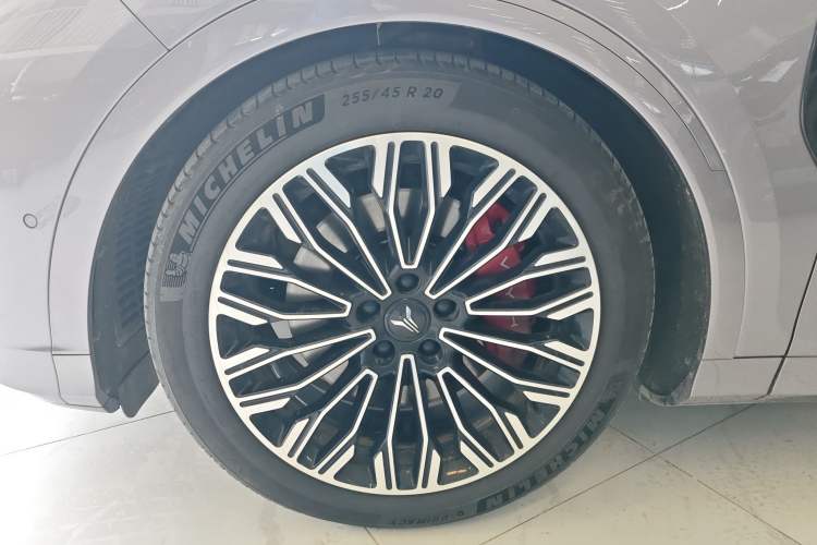 Used VOYAH FREE 2025 Model FREE+ Four-Wheel-Drive Qiankun Edition
