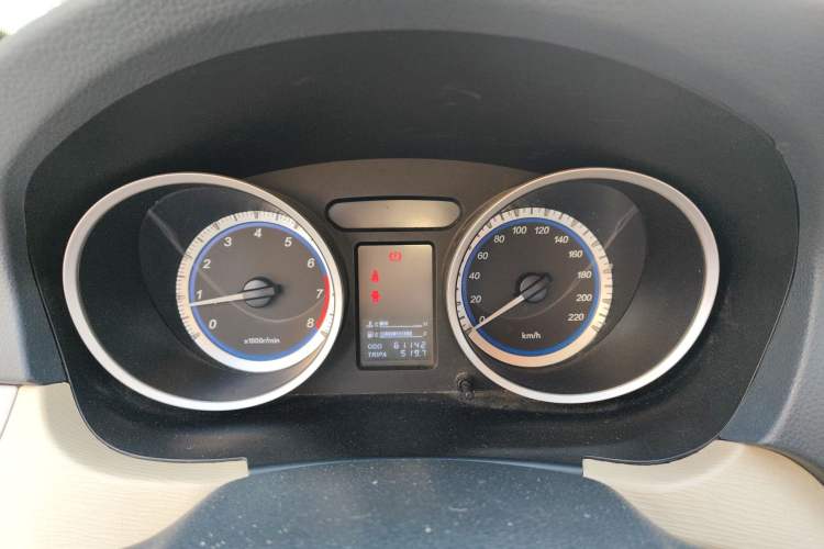 Used Soueast V5 Lingzhi 2012 1.5L Manual Comfort Edition
