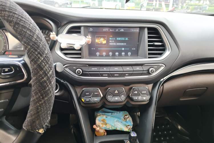 Used GAC Trumpchi GS4 New Energy 2019 1.5L PHEV Smart Enjoyment Version Audio And AC Panel