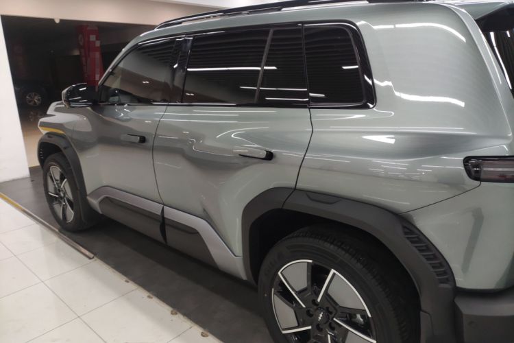 Used Formula Leopard Titanium 3 2025 501 km All-Wheel Drive Intelligent Driving Max Edition