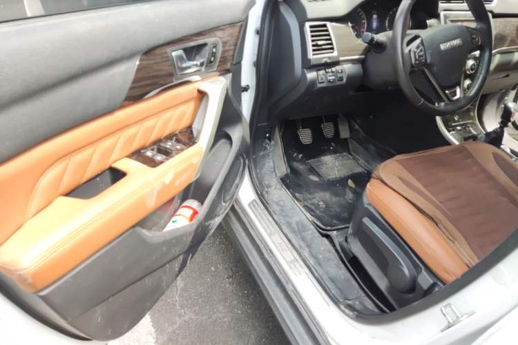 Used Haval H2 2016 Red-Label 1.5T Manual Two-Wheel Drive Luxury Model
