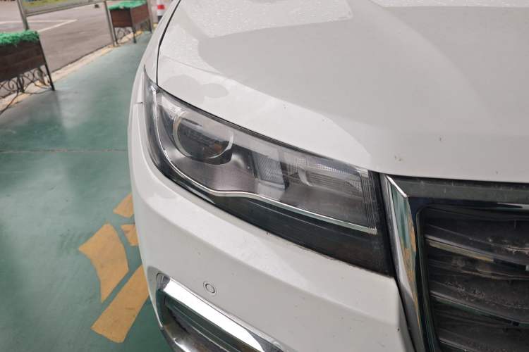 Used Haval H7 2017 Red-Label H7 2.0T Automatic Elite Model Right Front Headlight