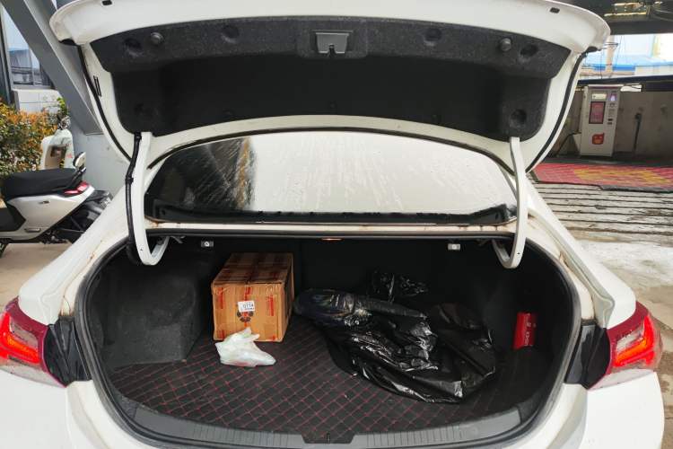 Used Chevrolet Malibu XL 2022 Redline 550T Automatic Sport Edition Trunk