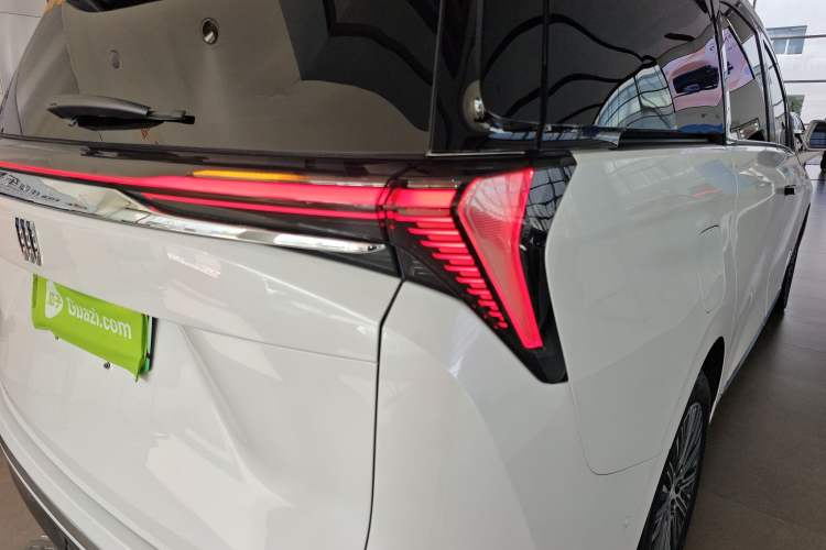 Used Buick GL8 New Energy 2024 Lu Zun Luxury Edition 7-Seater Exterior 3