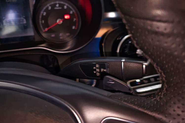 Used Mercedes-Benz C-Class 2017 Restyled C 180 L Fashion Edition Sport Version Gear Lever