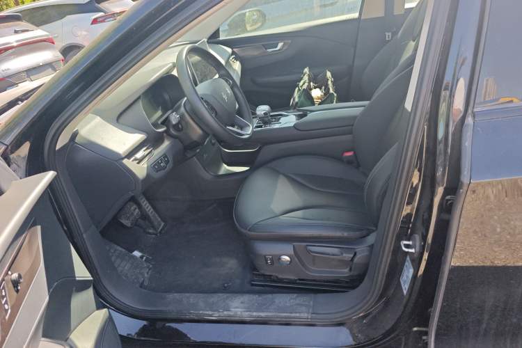 Used Hongqi E-QM5 2021 Online Booking Charging Basic Edition 5 Seats