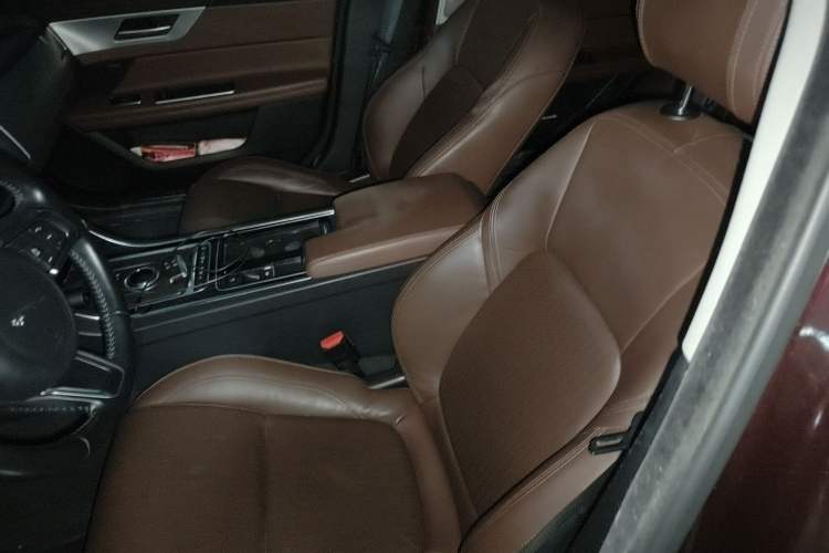 Used Jaguar XFL 2019 XFL 2.0T 250 PS Two-Wheel-Drive Luxury Edition Left Front Seat